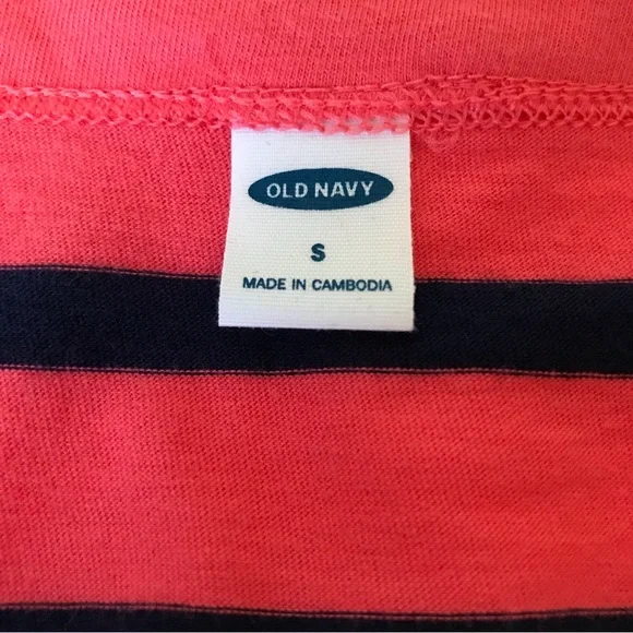 Old Navy t-shirt - Picture 6 of 6